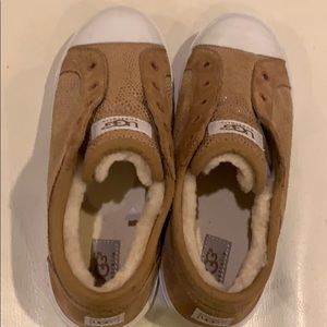 New ❤️UGG lined with 100% shearling wool